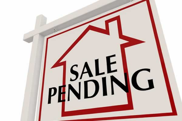 Sale pending sign